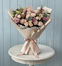 Букет цветов из:  Розы и Лизиантусы в Яблоновском