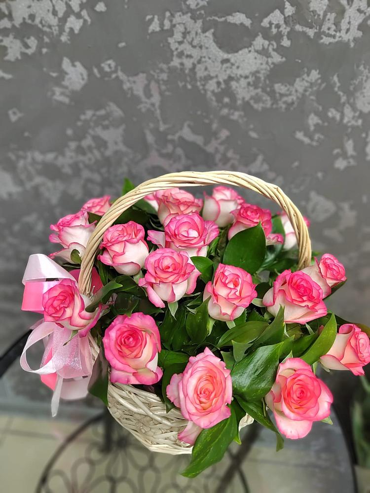 Цветочная композиция из Розы в корзине в Яблоновском