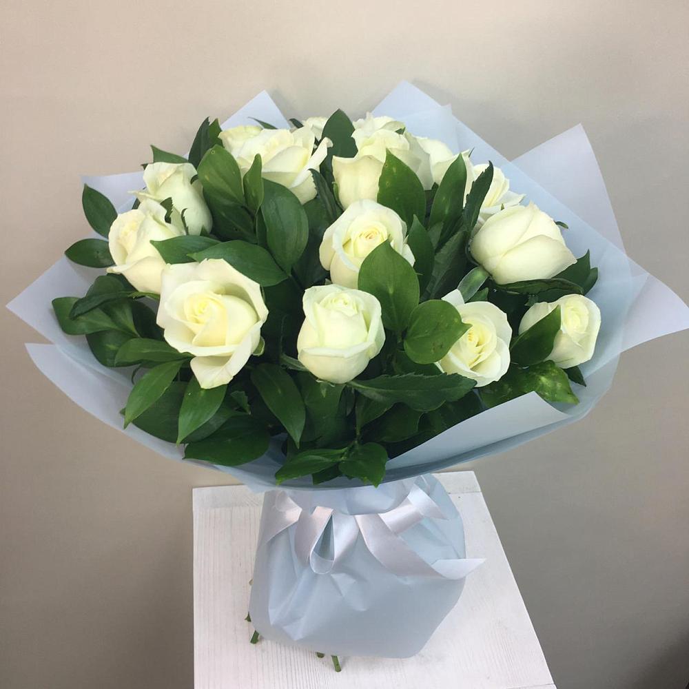 Букет 15 Белых роз Проуд в Яблоновском
