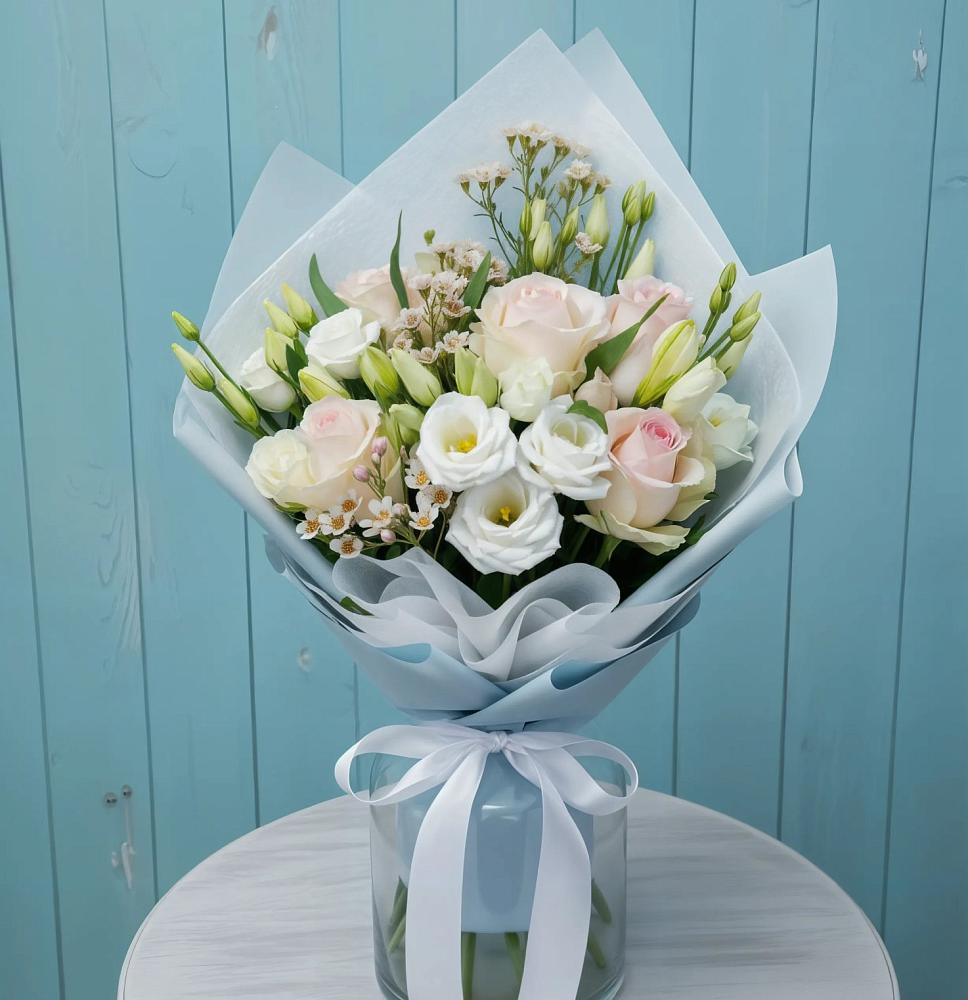 Букет цветов из: Розы и Лизиантусы в Яблоновском