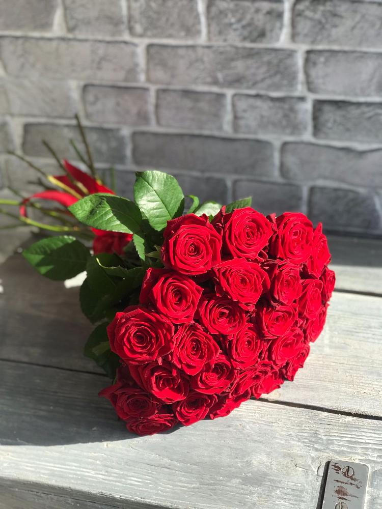 Букет Красные розы Фридом в Яблоновском
