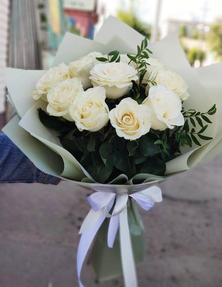 Букет Белые розы Проуд в Яблоновском