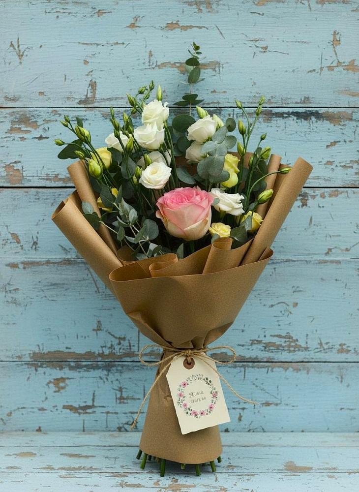 Букет цветов из: Розы и Лизиантусы в Яблоновском