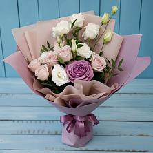 Букет цветов из:  Розы и Лизиантусы в Яблоновском