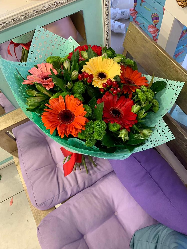 Букет цветов из: Герберы, Хризантемы и Альстромерии в Яблоновском