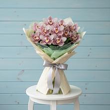 Букет цветов из:  Орхидеи и Розы в Яблоновском