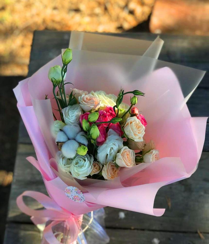 Букет цветов из: Розы и Лизиантусы в Яблоновском