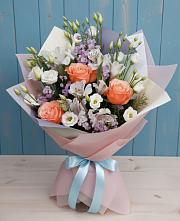Букет цветов из:  Лизиантусы, Розы, Альстромерии и Гипсофила в Яблоновском