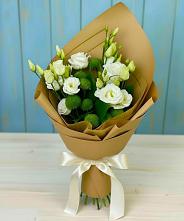 Букет цветов из:  Хризантемы и Лизиантусы в Яблоновском