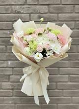 Букет цветов из:  Гвоздики, Розы, Лизиантусы и Хризантемы в Яблоновском