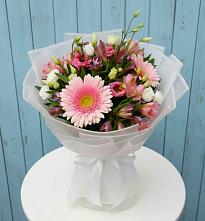 Букет цветов из:  Герберы, Альстромерии и Лизиантусы в Яблоновском