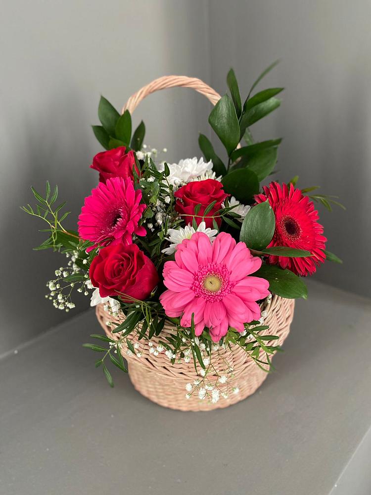 Цветочная композиция из Розы, Хризантемы и Герберы в корзине в Яблоновском