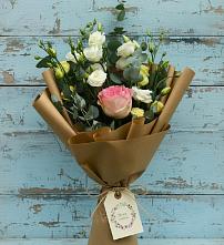 Букет цветов из:  Розы и Лизиантусы в Яблоновском