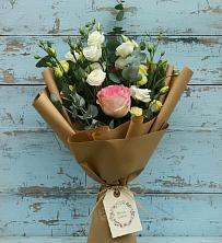 Букет цветов из:  Розы и Лизиантусы в Яблоновском