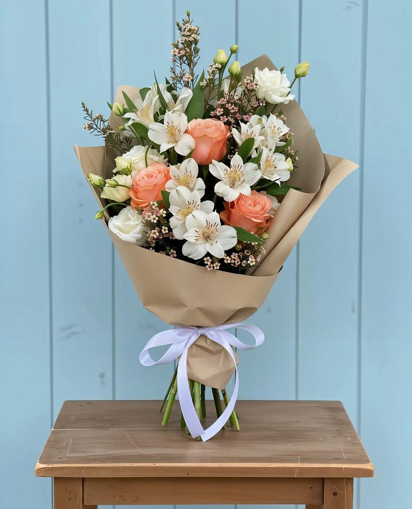Букет цветов из: Альстромерии, Лизиантусы, Розы и Хризантемы в Яблоновском